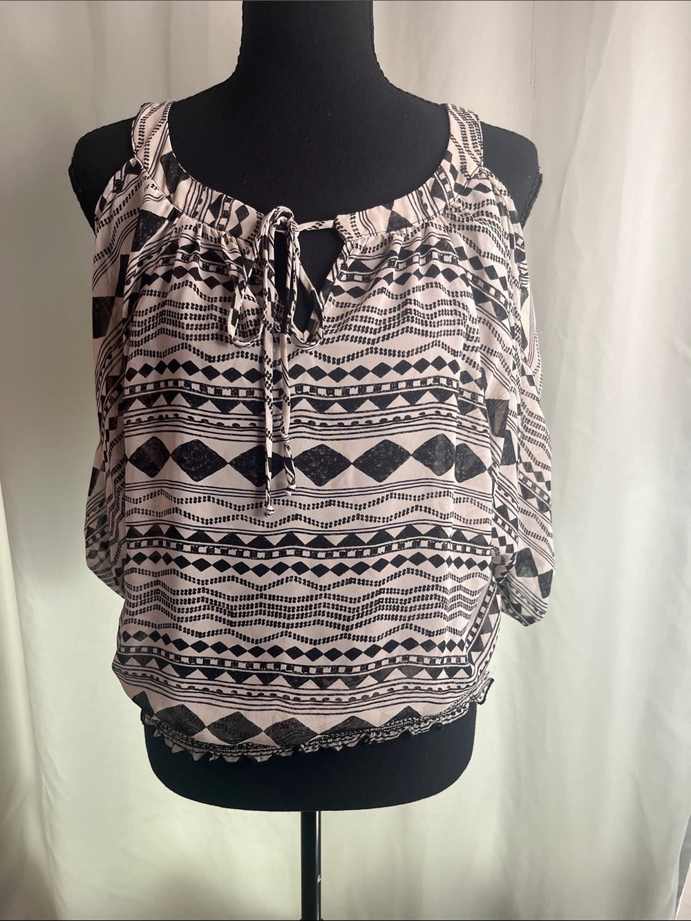 BCX Black and White Cold-Shoulder Aztec Print Tie-Front Top